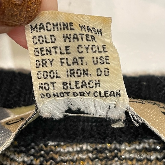 Vintage Diane Von Furstenberg Metallic Abstract Print Knit Sweater Size Large - Picture 11 of 11